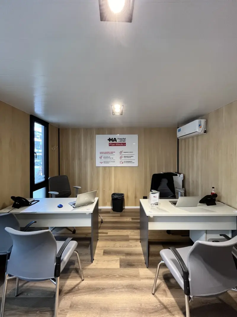 Puestos de atención dentro del módulo del Hospital Alemán